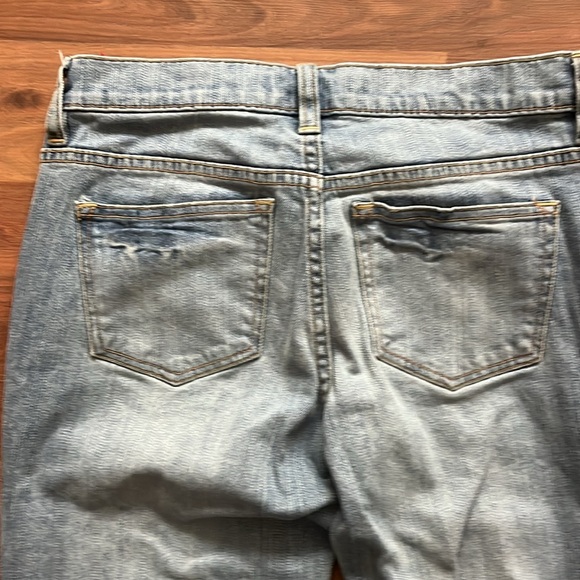 Woman’s Old Navy Jeans light Wash Low Rise Stretch Size 2 - Picture 5 of 8